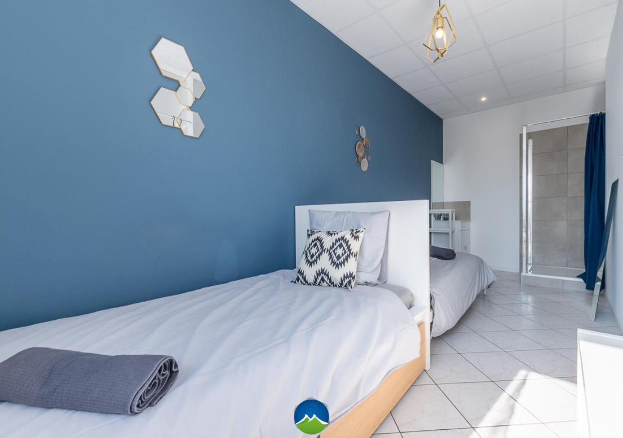 3 Appts - 3 A 7 Lits - Parfait 6 A 10 Pers - Max 26 Pers - 1 Immeuble - Convivialite, Rentabilite ------ English - 3 Apts - 3 To 7 Beds - Ideal For 6 To 10 Guests - Up To 26 - Same Building - Friendly, Flexible Hettange-Grande Exterior foto