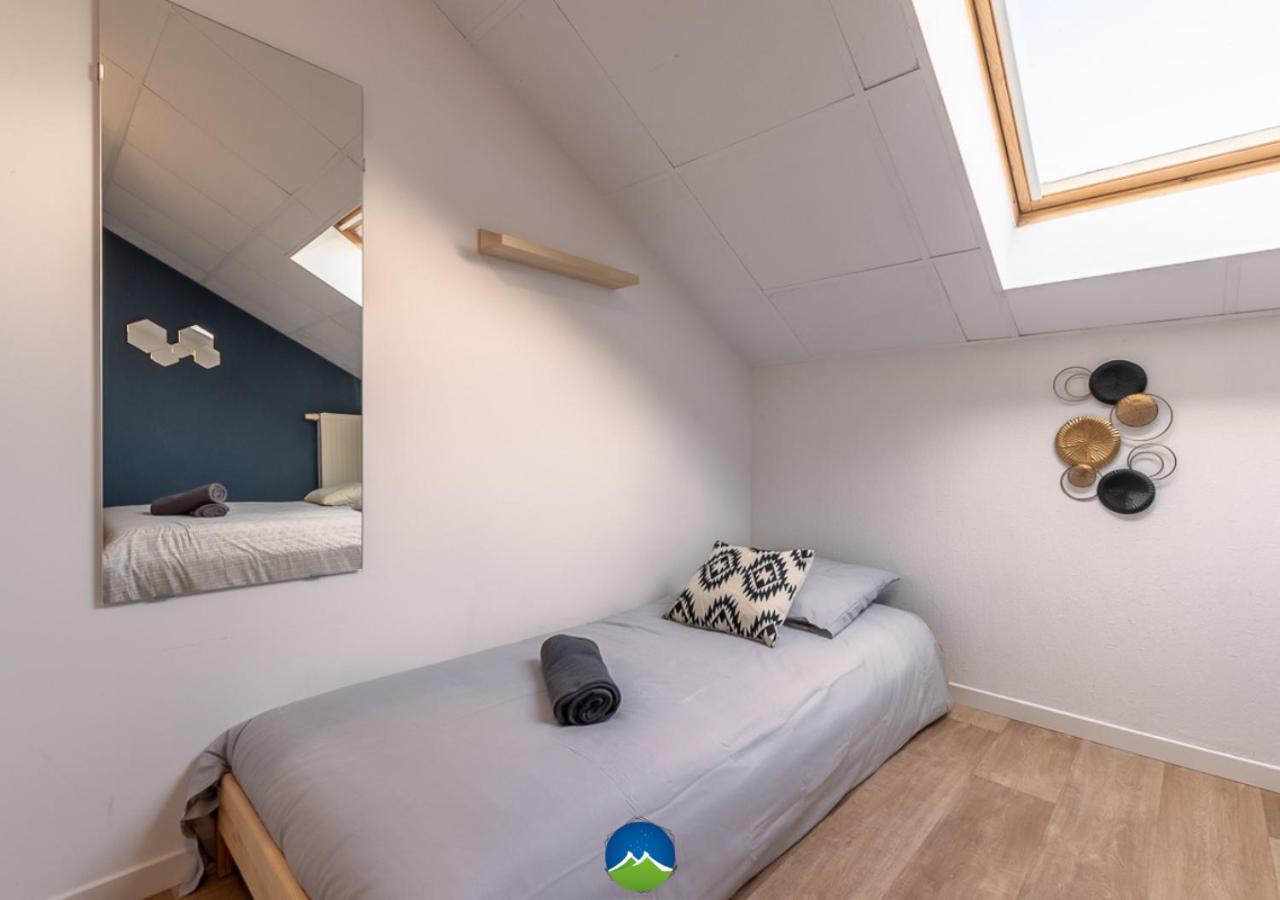3 Appts - 3 A 7 Lits - Parfait 6 A 10 Pers - Max 26 Pers - 1 Immeuble - Convivialite, Rentabilite ------ English - 3 Apts - 3 To 7 Beds - Ideal For 6 To 10 Guests - Up To 26 - Same Building - Friendly, Flexible Hettange-Grande Exterior foto